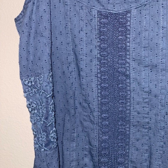 cute tank top 💙 - Picture 3 of 4